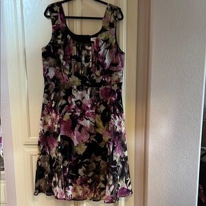 Size 18 Dress Barn Floral tank Sleeve Dress fully lined worn 1 time